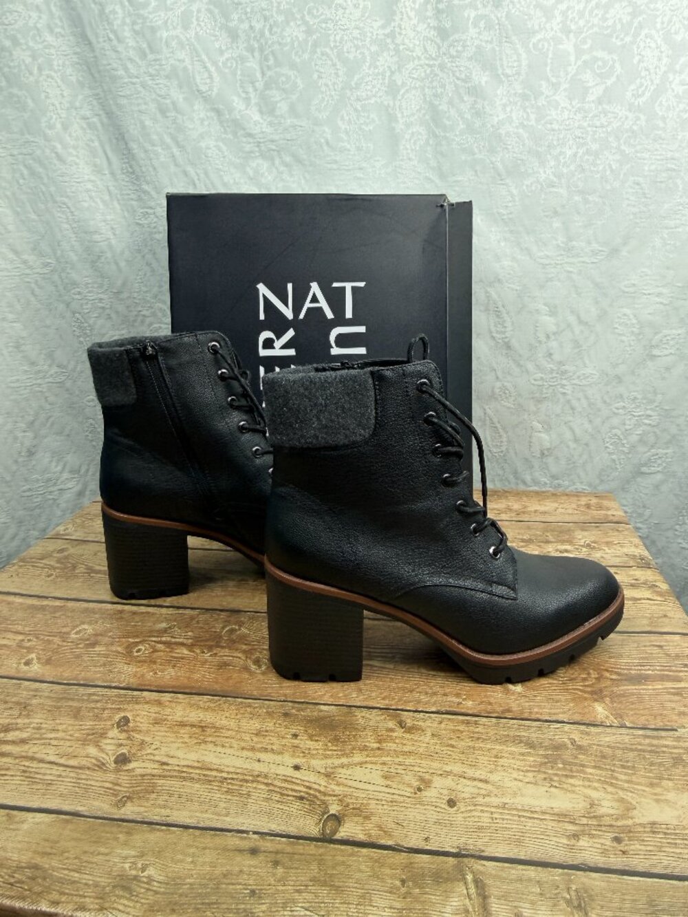 Naturalizer Women’s Black Leather Ankle Boots Size 10